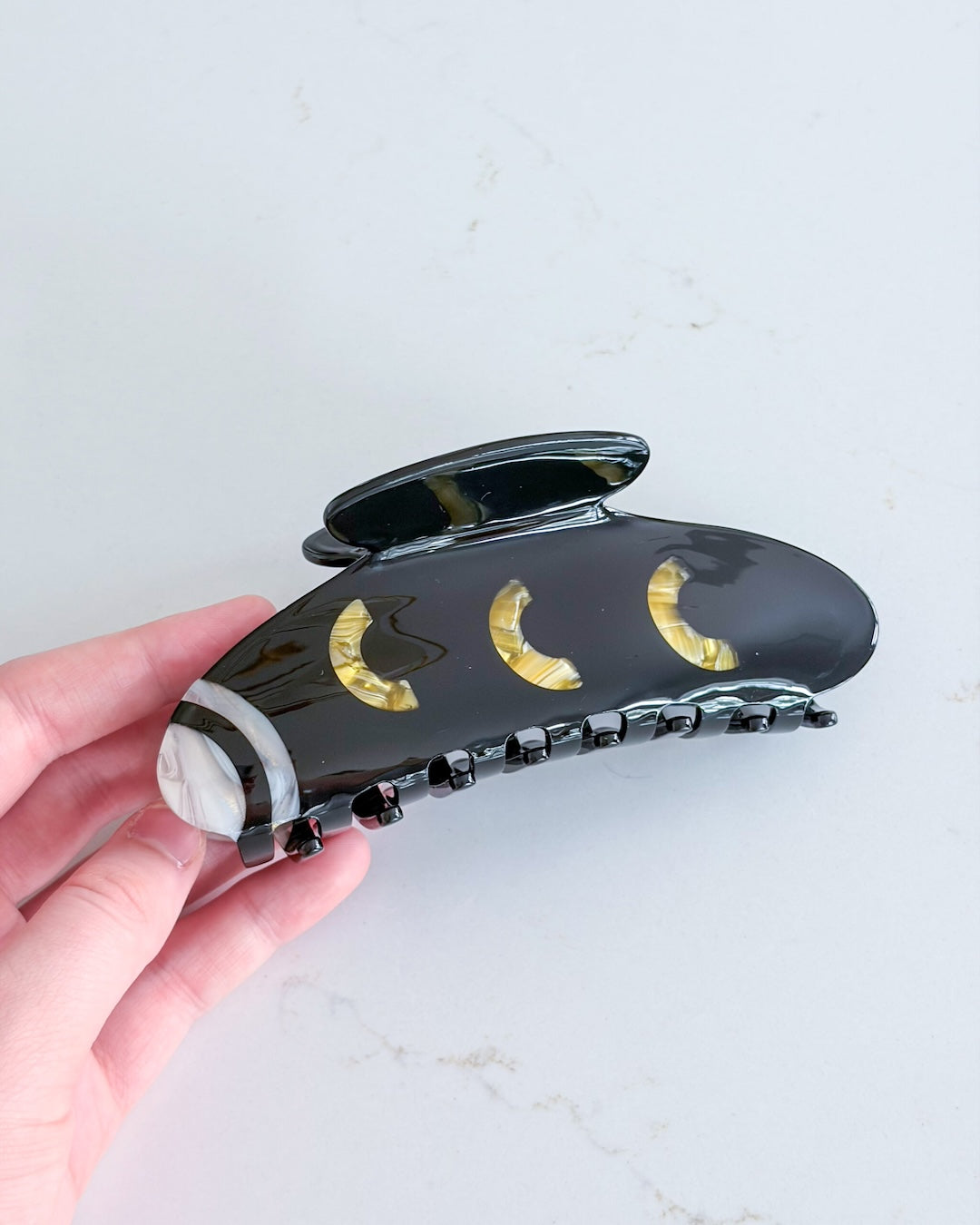 Magpie Hair Claw Clip